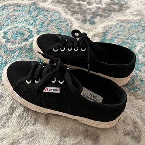 Superga nwt size 5